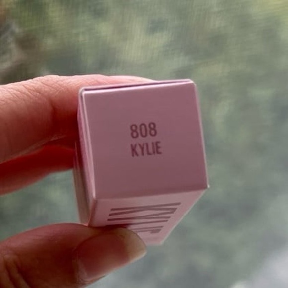Kylie Jenner Matte Liquid Lipstick Mini - Picture 4 of 4